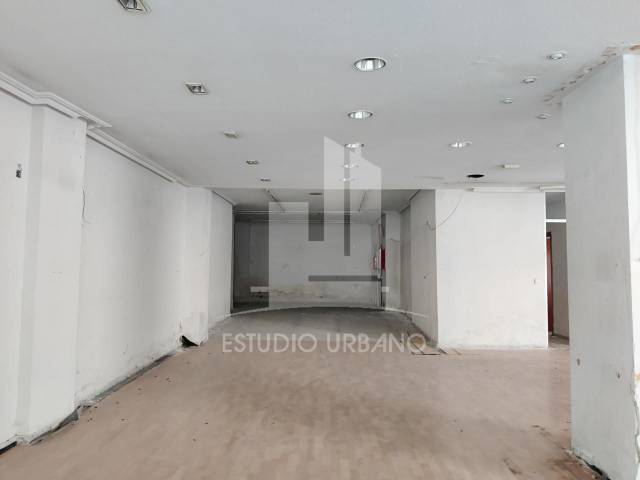 Local comercial en Venta en De Portugal en Garrido Sur