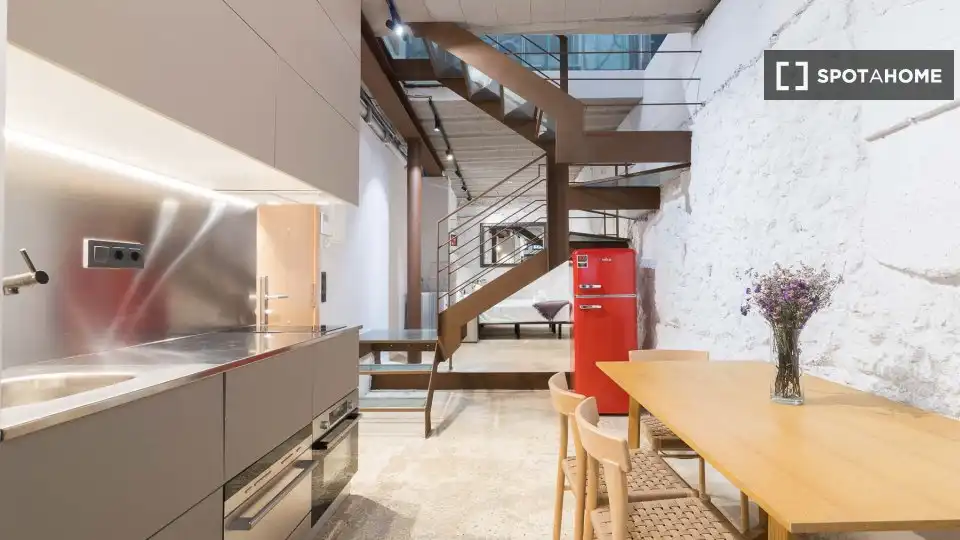 Flat with terrace to rent in Sarrià - Sant Gervasi