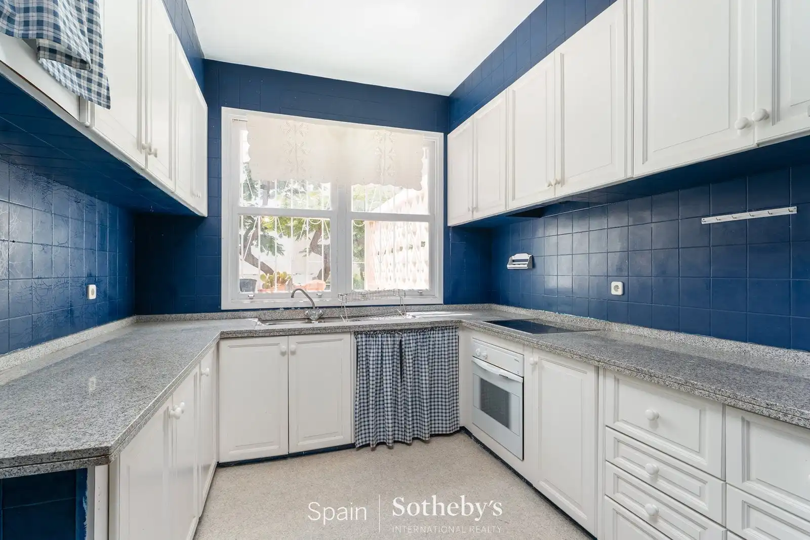 Cuina de Casa adosada en venda en Santa Cruz de Tenerife amb Jardí privat, Terrassa i Traster
