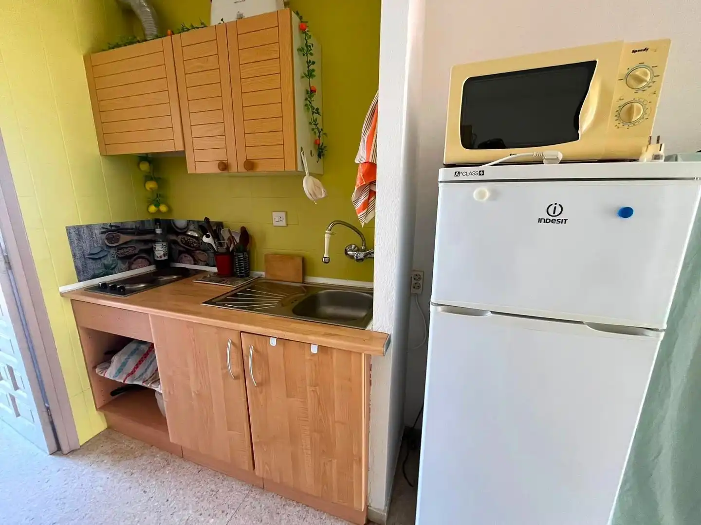 Kitchen of Apartments for sale in Roses  with Terrace, Furnished and Community pool