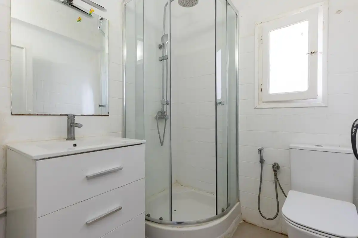 Baño de Piso en venta en Torrent con Aire acondicionado, Calefacción y Terraza
