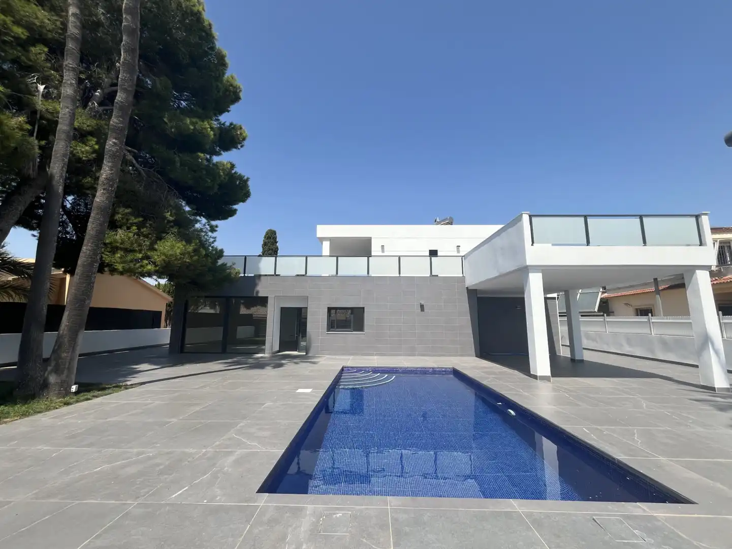 Vista exterior de Casa o chalet en venta en Orihuela con Jardín privado, Terraza y Piscina