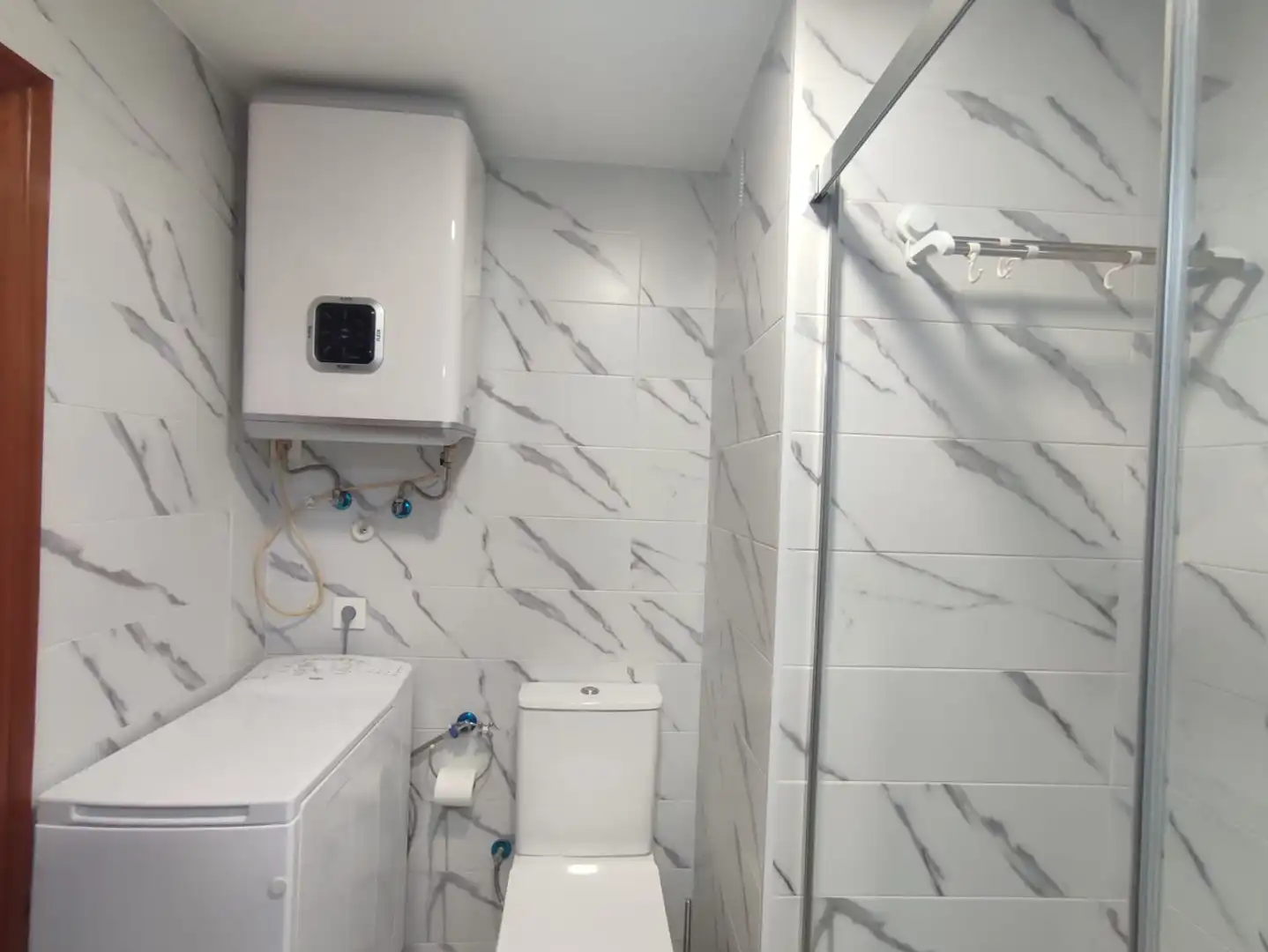 Badezimmer von Wohnung zur Miete in Gijón  mit Heizung und Möbliert