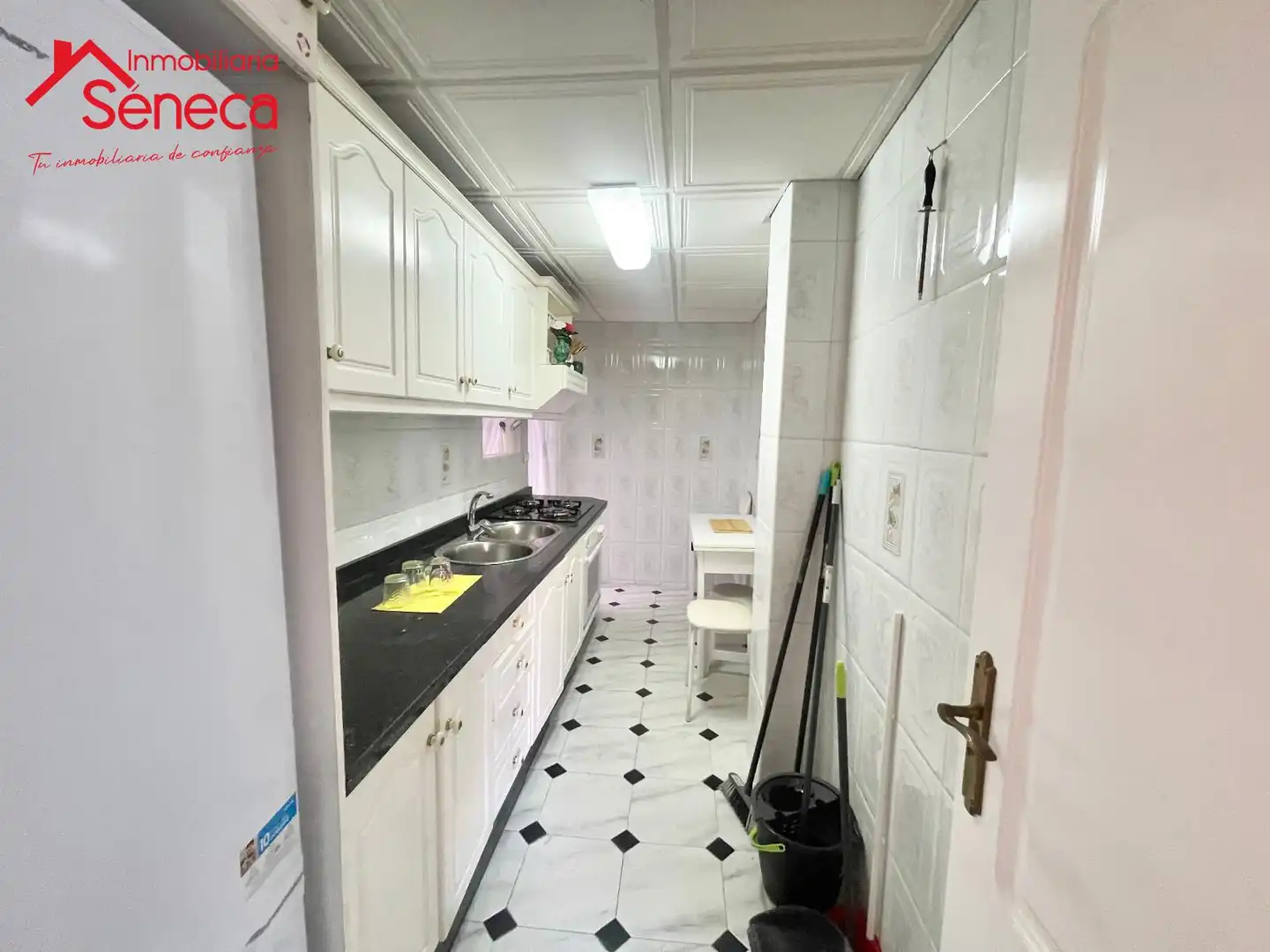 Kitchen of Flat for sale in Córdoba  with Air Conditioner