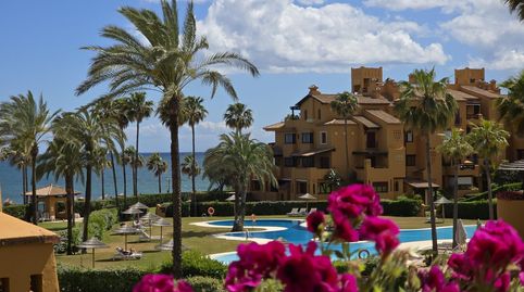 Foto 2 de Apartamento en venta en Zona de Punta Plata, Estepona
