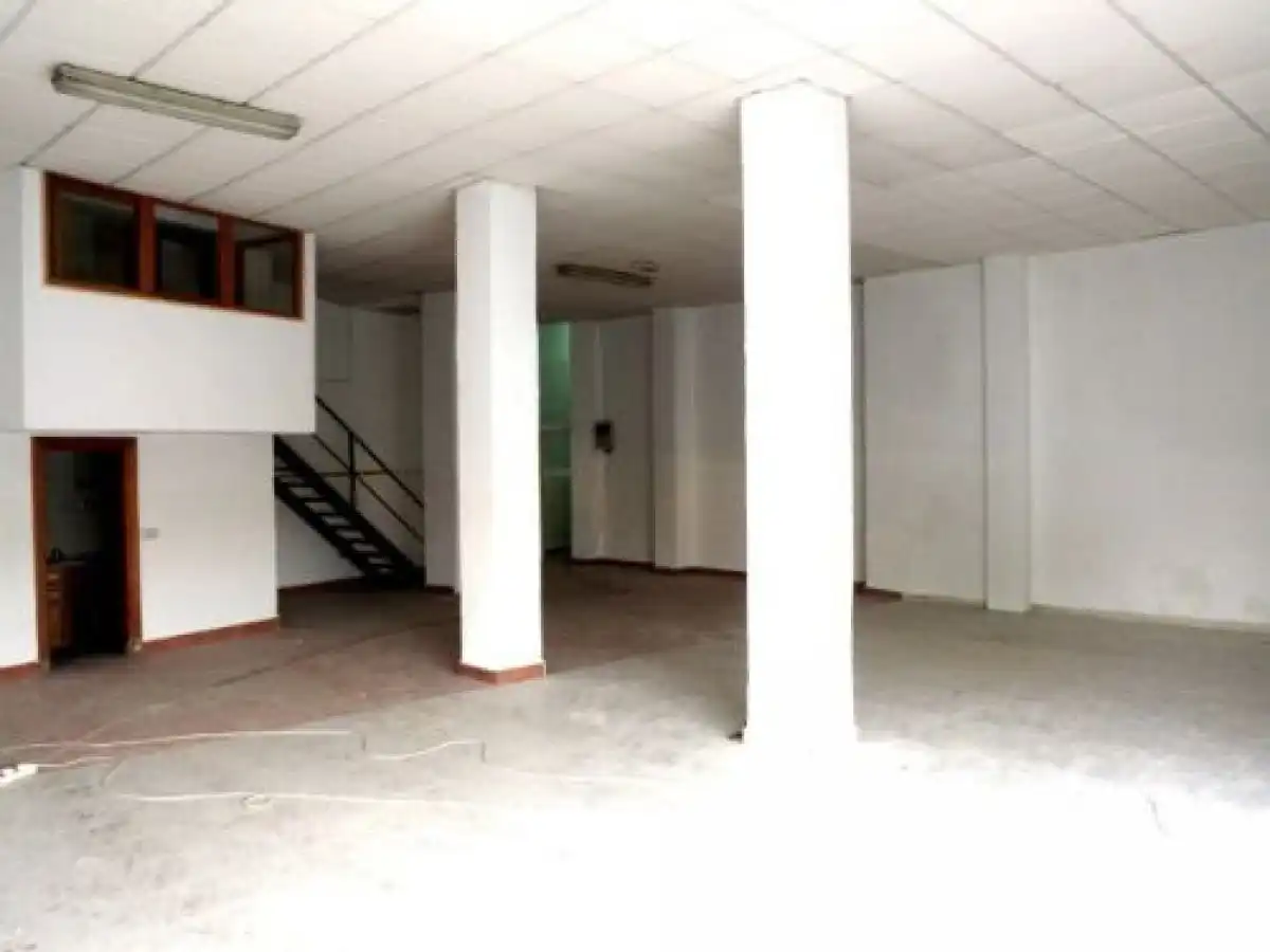 Local comercial en venda a Casco Urbano, imagen 2