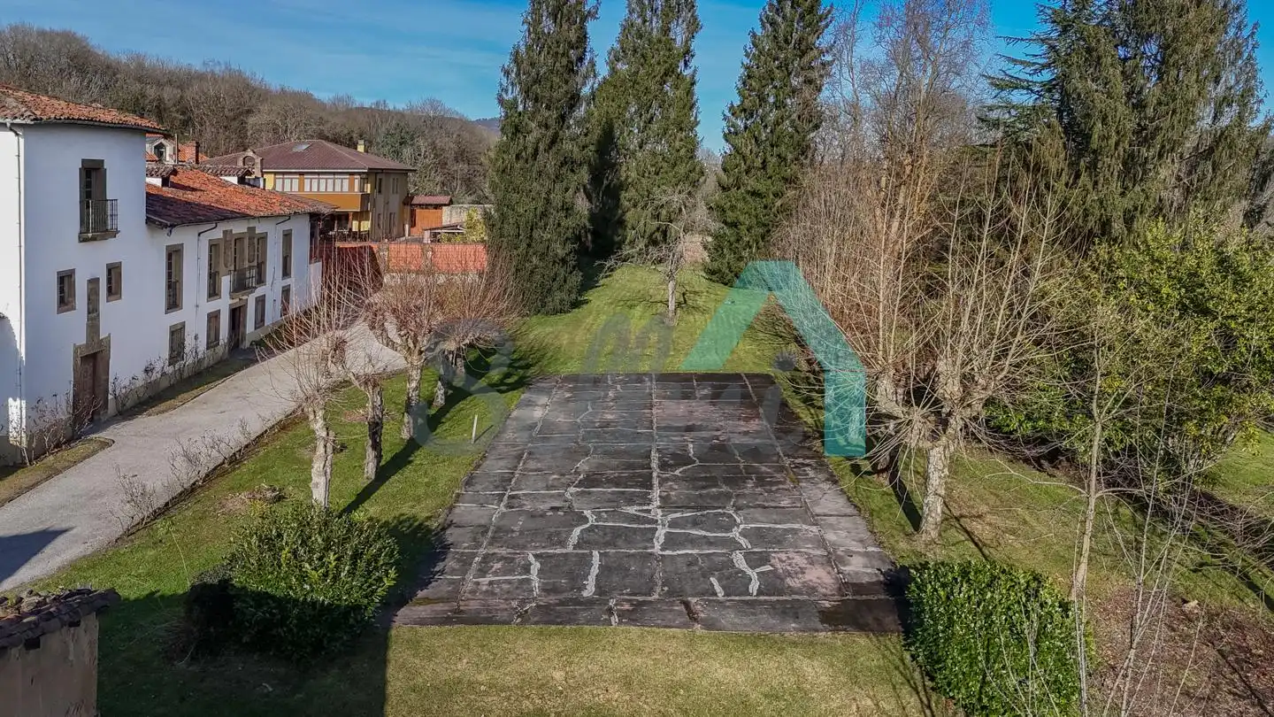 Casa o chalet en venta en Oviedo  con Jardín privado y Balcón