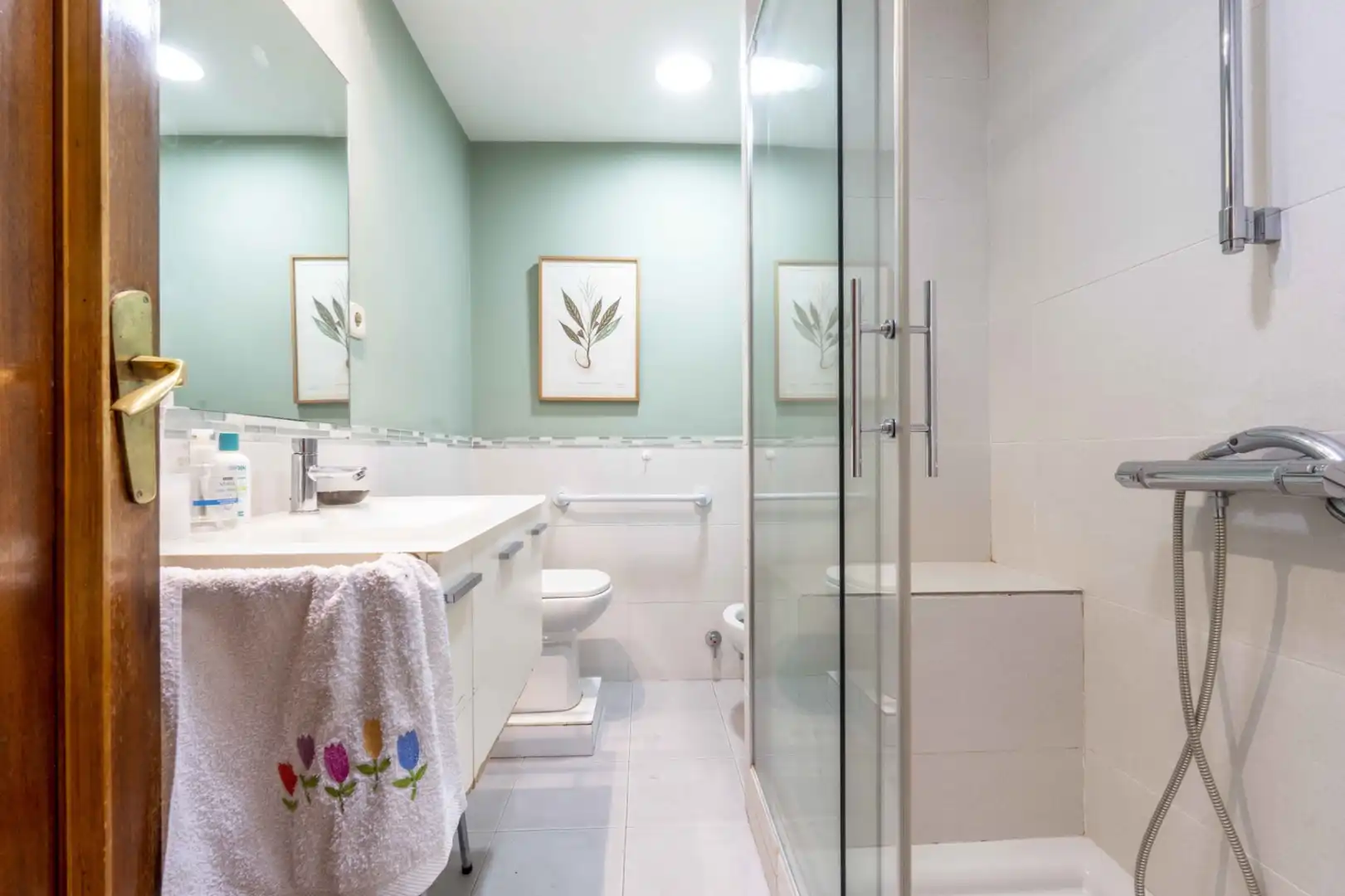 Baño de Piso en venta en Madrid con Terraza y Trastero