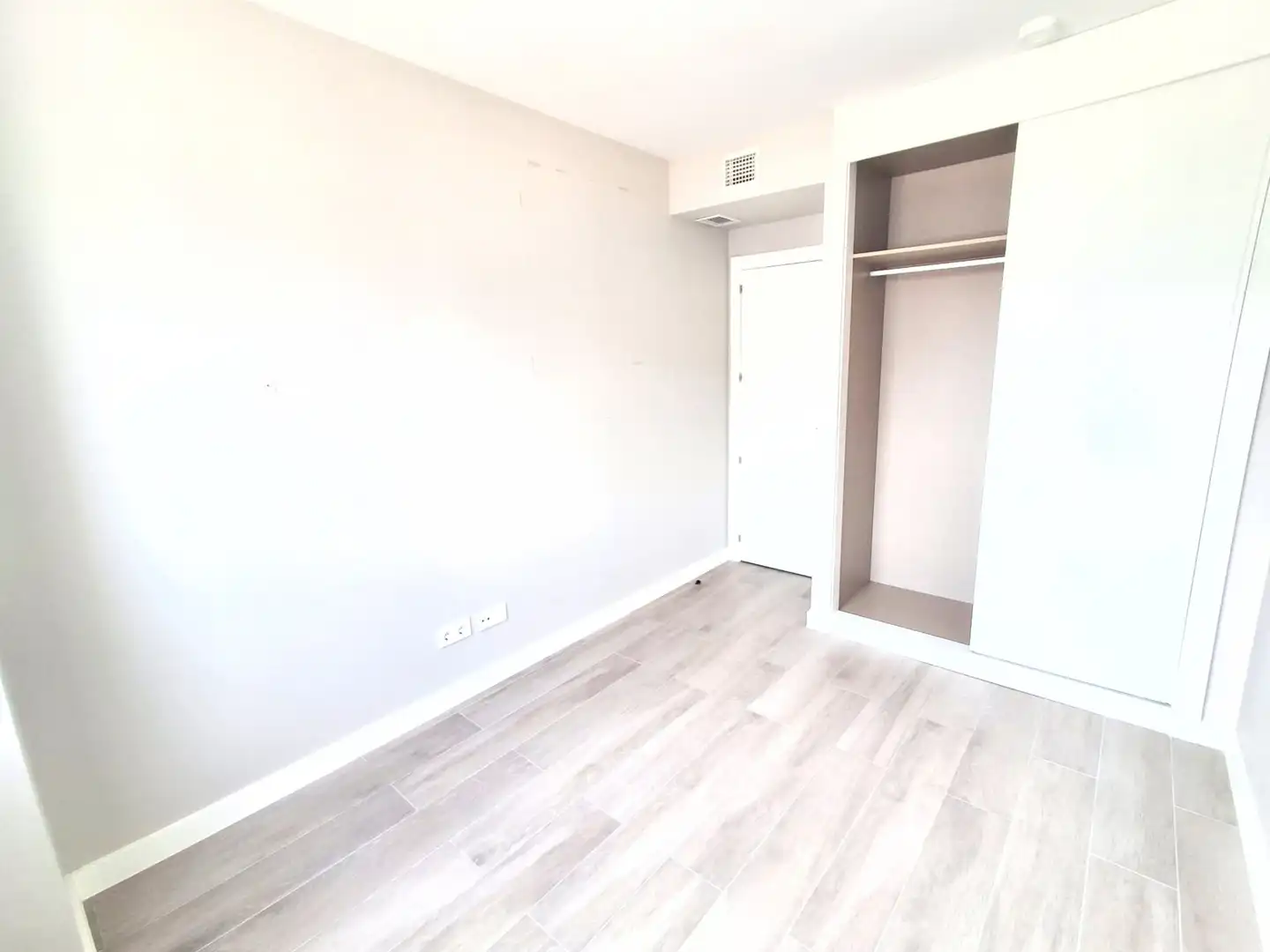 Schlafzimmer von Wohnung zur Miete in Tres Cantos mit Heizung, Terrasse und Abstellraum