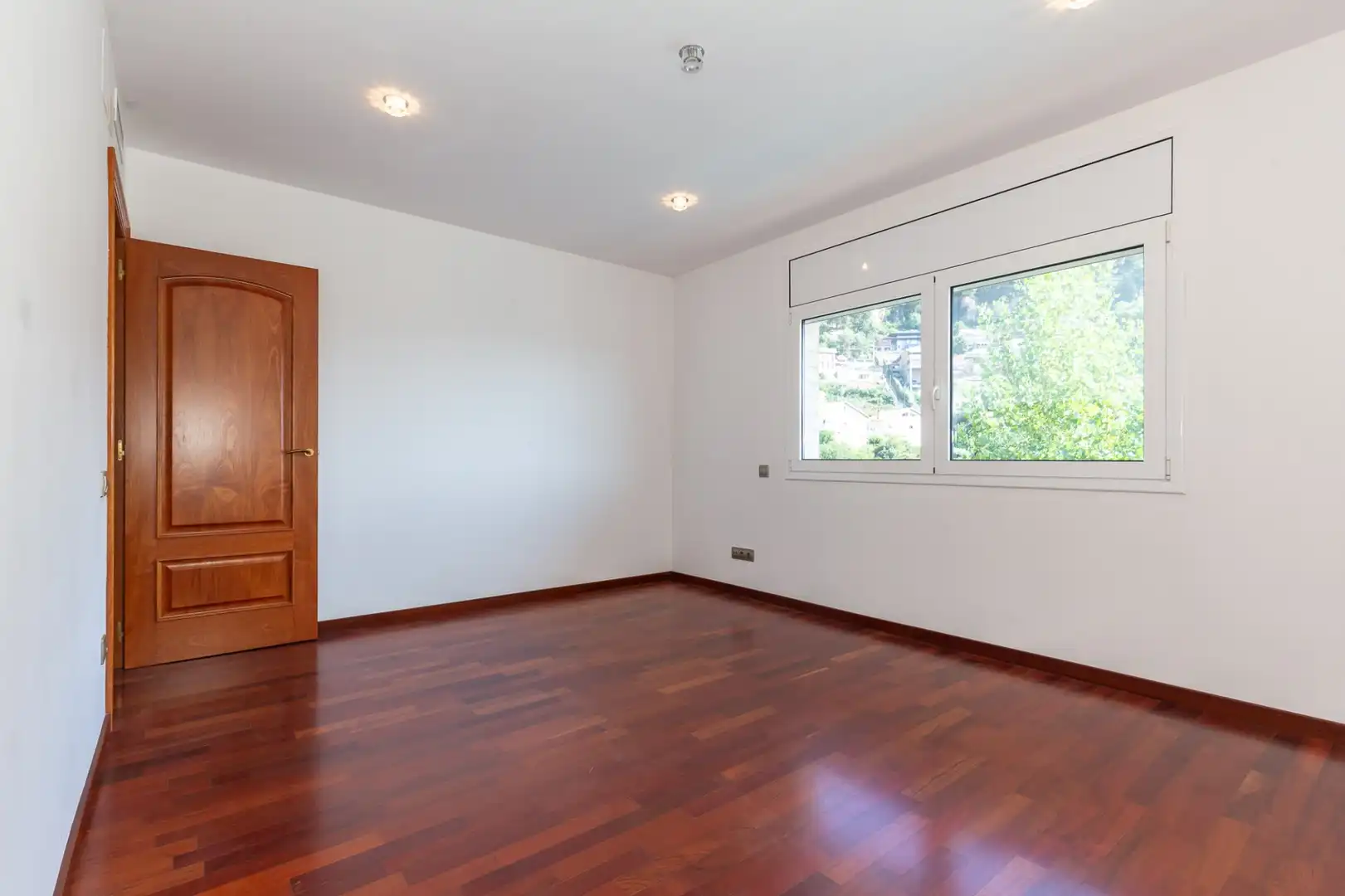 Casa o chalet en venta en Vallirana con Calefacción, Terraza y Balcón