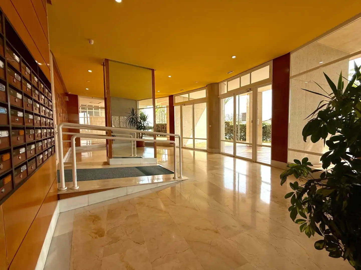 Apartamento en venta en Benidorm con Aire acondicionado, Jardín privado y Amueblado