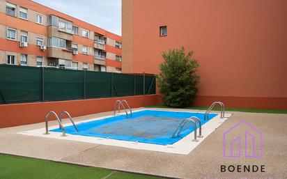 Swimming pool of Flat for sale in Valdemoro  with Air Conditioner, Heating and Oven