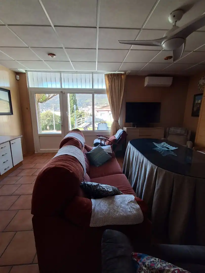 Wohnzimmer von Haus oder Chalet zum Verkauf in Loja mit Heizung, Privatgarten und Terrasse
