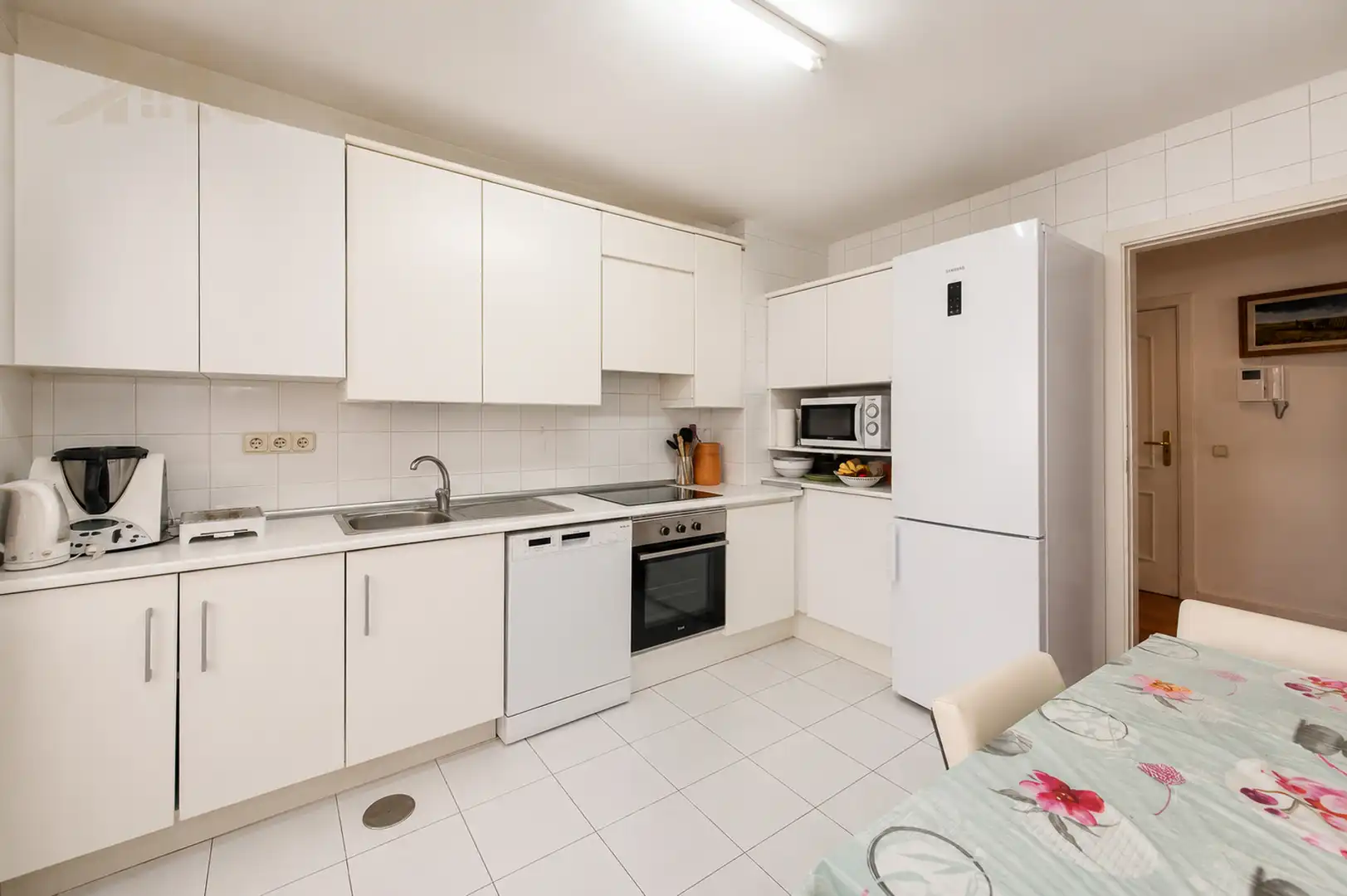 Kitchen of Flat for sale in Pozuelo de Alarcón  with Air Conditioner, Heating and Terrace
