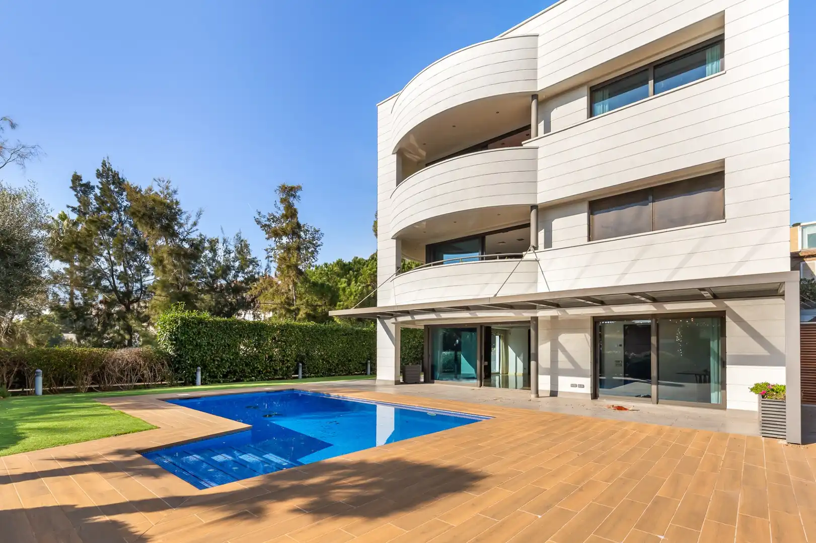 Piscina de Casa o xalet en venda en Esplugues de Llobregat amb Aire condicionat, Calefacció i Terrassa
