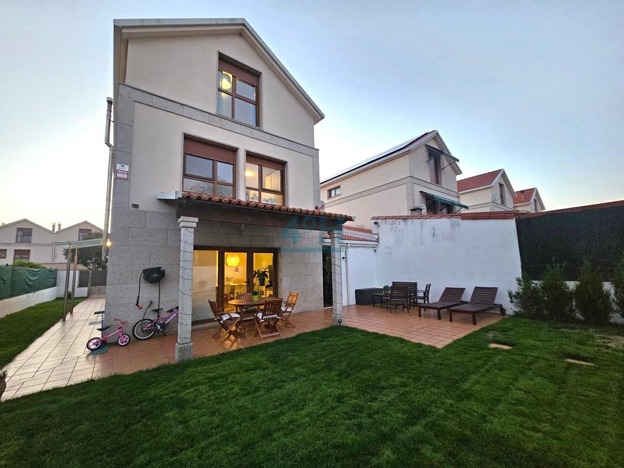 Jardí de Casa adosada en venda en O Pereiro de Aguiar  amb Calefacció, Parquet i Terrassa