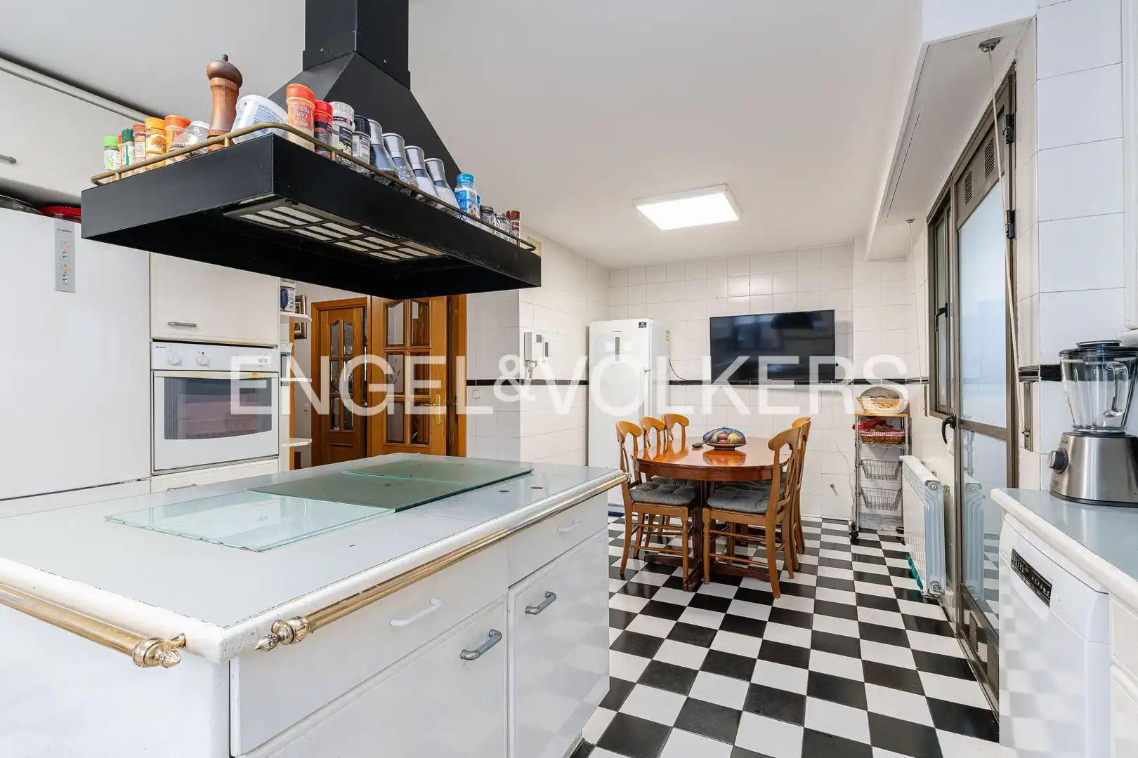 Cocina de Casa o chalet en venta en Pozuelo de Alarcón con Calefacción, Jardín privado y Terraza