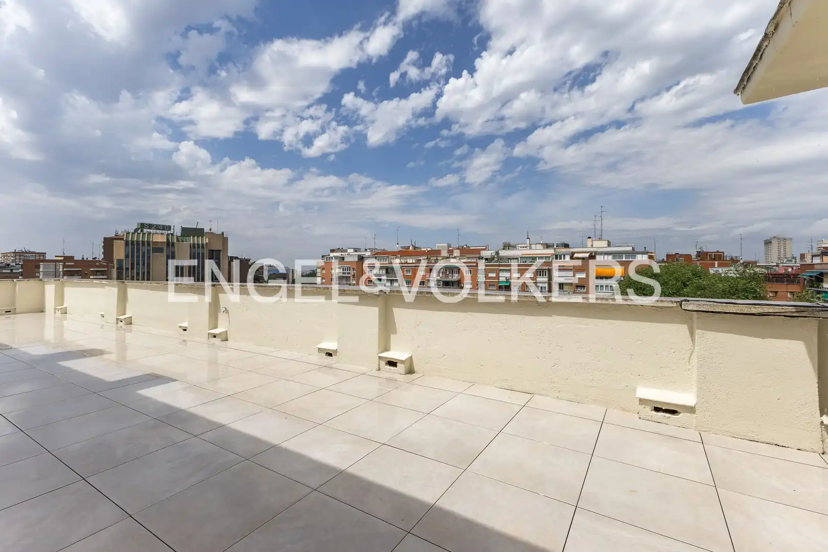 Terrasse von Dachboden zur Miete in Madrid mit Klimaanlage, Heizung und Terrasse