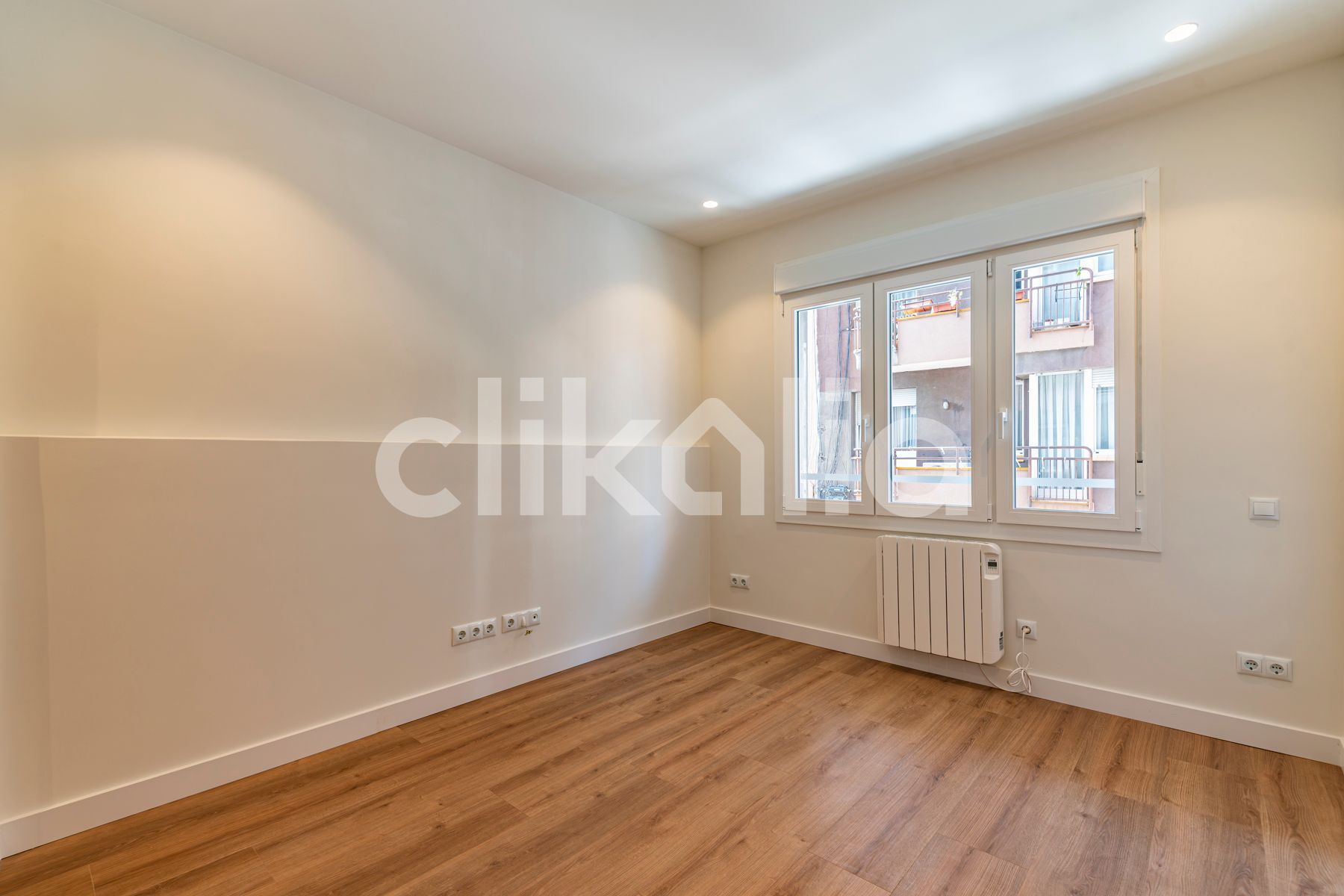 Bedroom of Flat for sale in  Barcelona Capital  with Air Conditioner and Heating