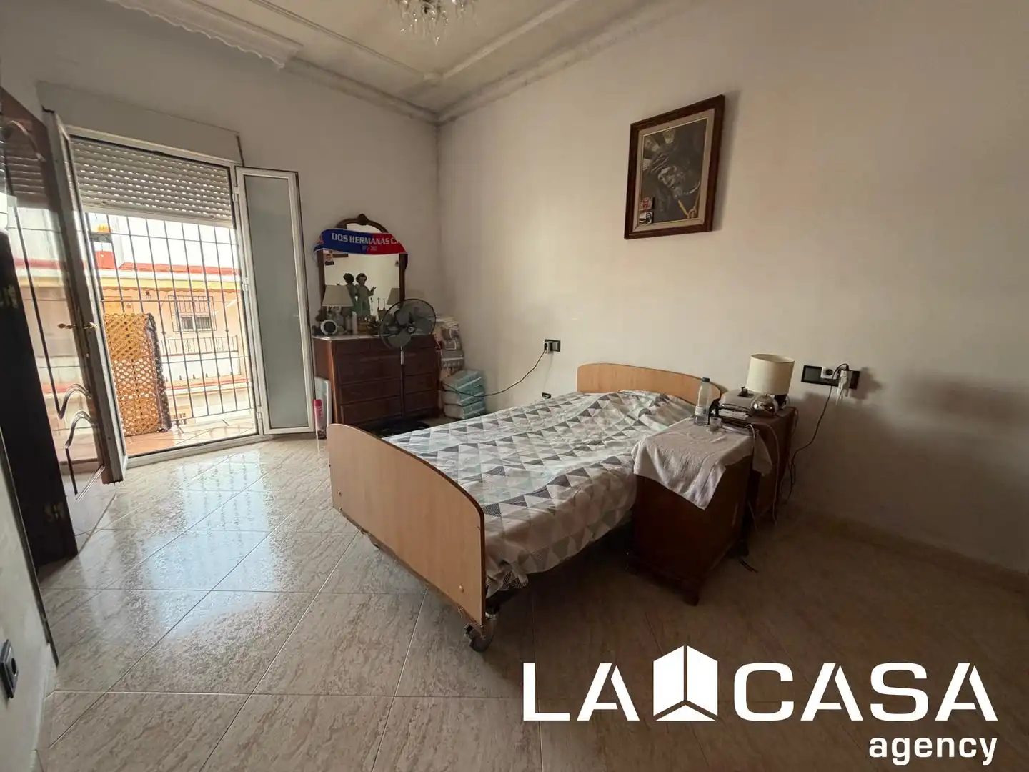 Vista exterior de Casa o xalet en venda en Dos Hermanas amb Terrassa