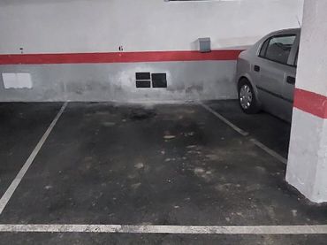Einzelparkplatz mit Aufzug zum Verkauf in Calle de la Muralla 5