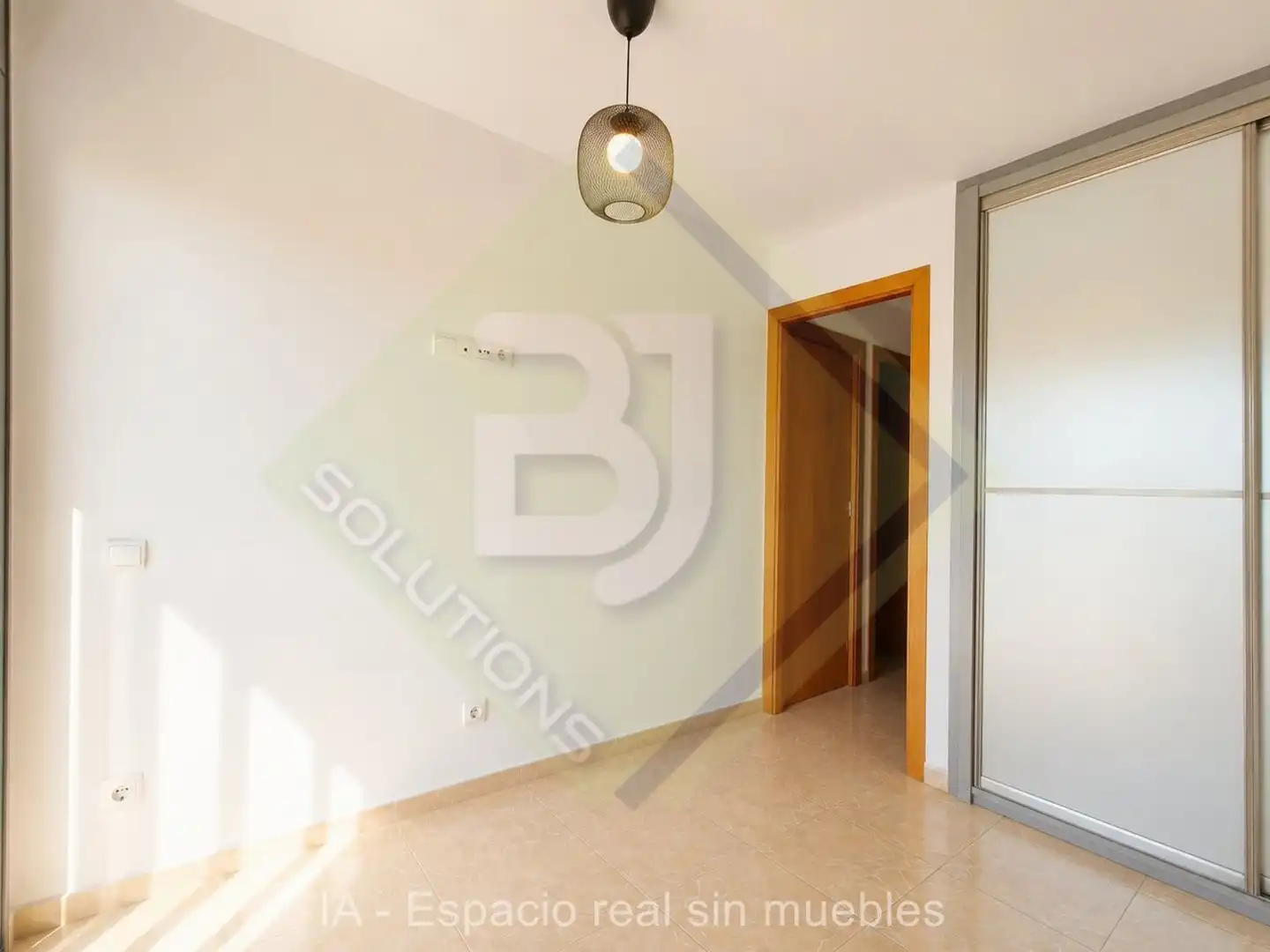 Habitación de Ático en venta en Canet de Mar con Calefacción, Terraza y Horno