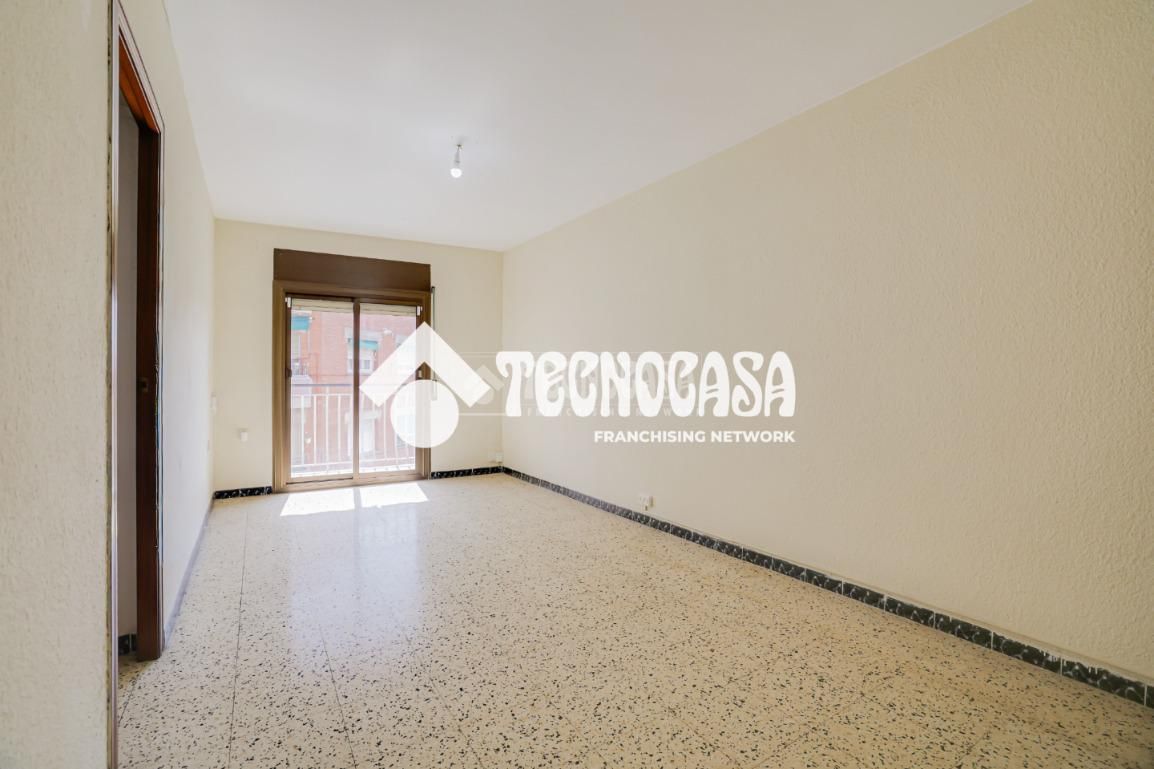 Habitación de Piso en venta en Sant Adrià de Besòs con Balcón