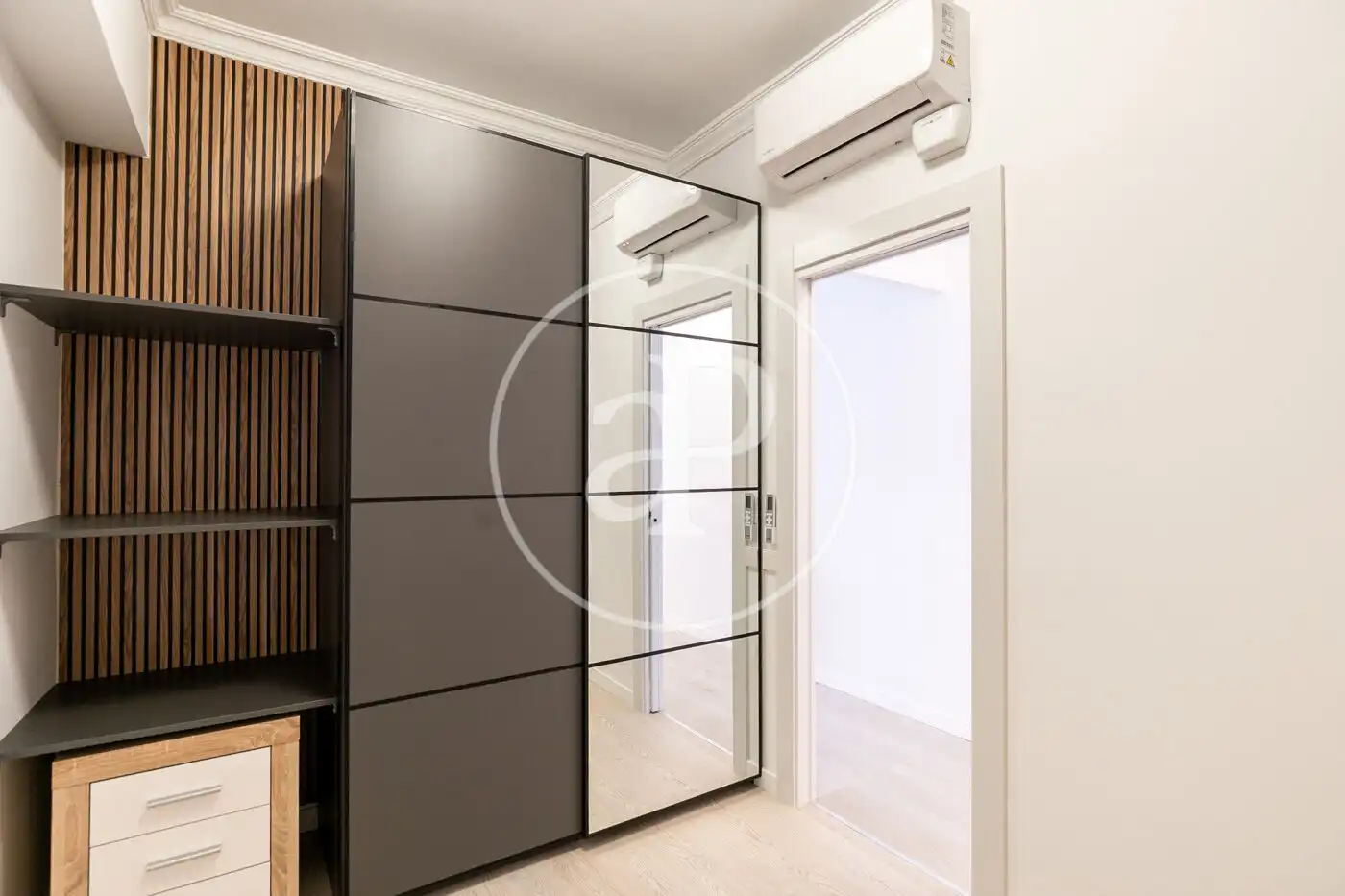 Wohnung zum Verkauf in Barcelona mit Klimaanlage, Heizung und Möbliert