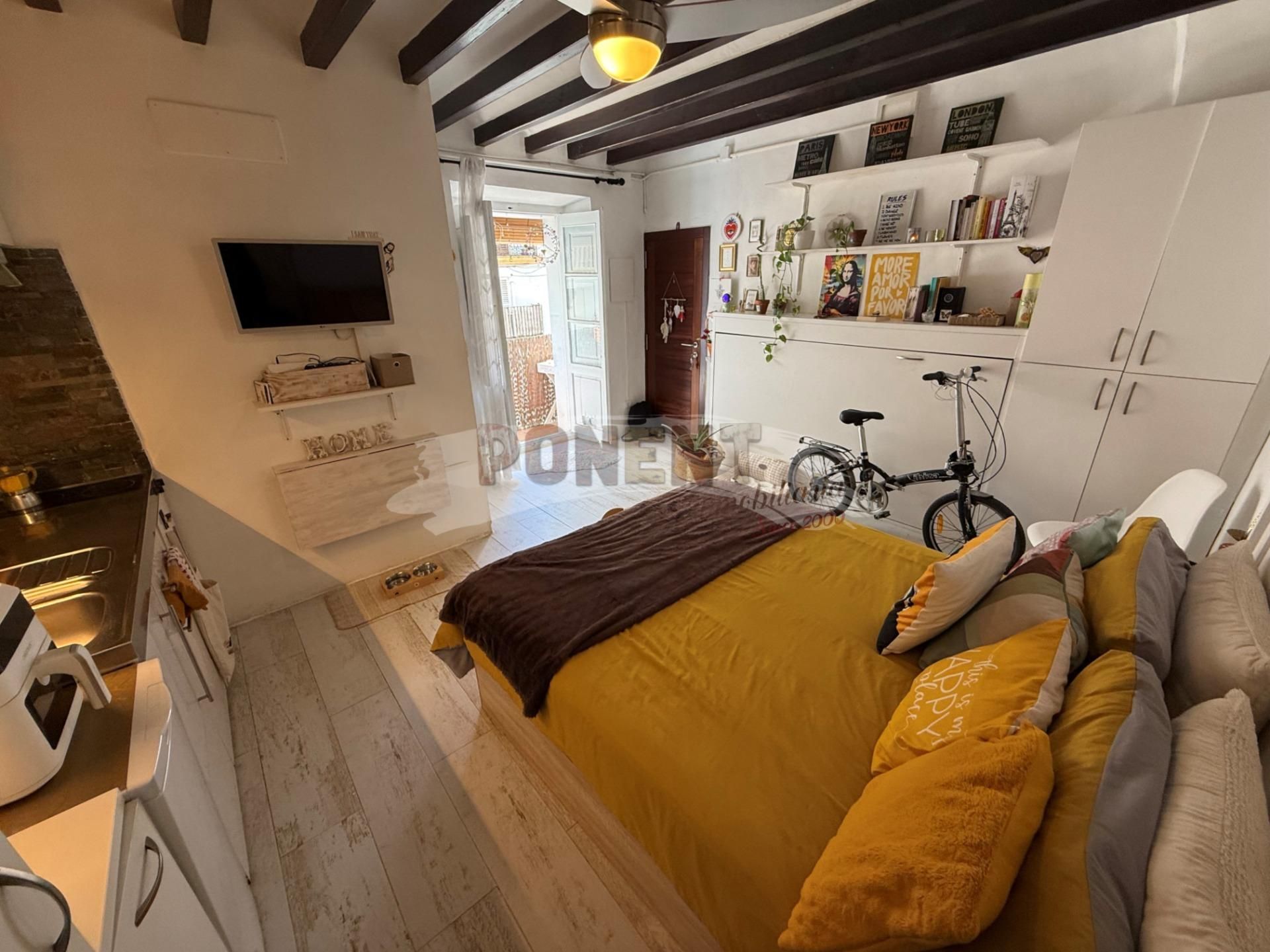 Dormitori de Estudi en venda en Eivissa amb Aire condicionat i Balcó