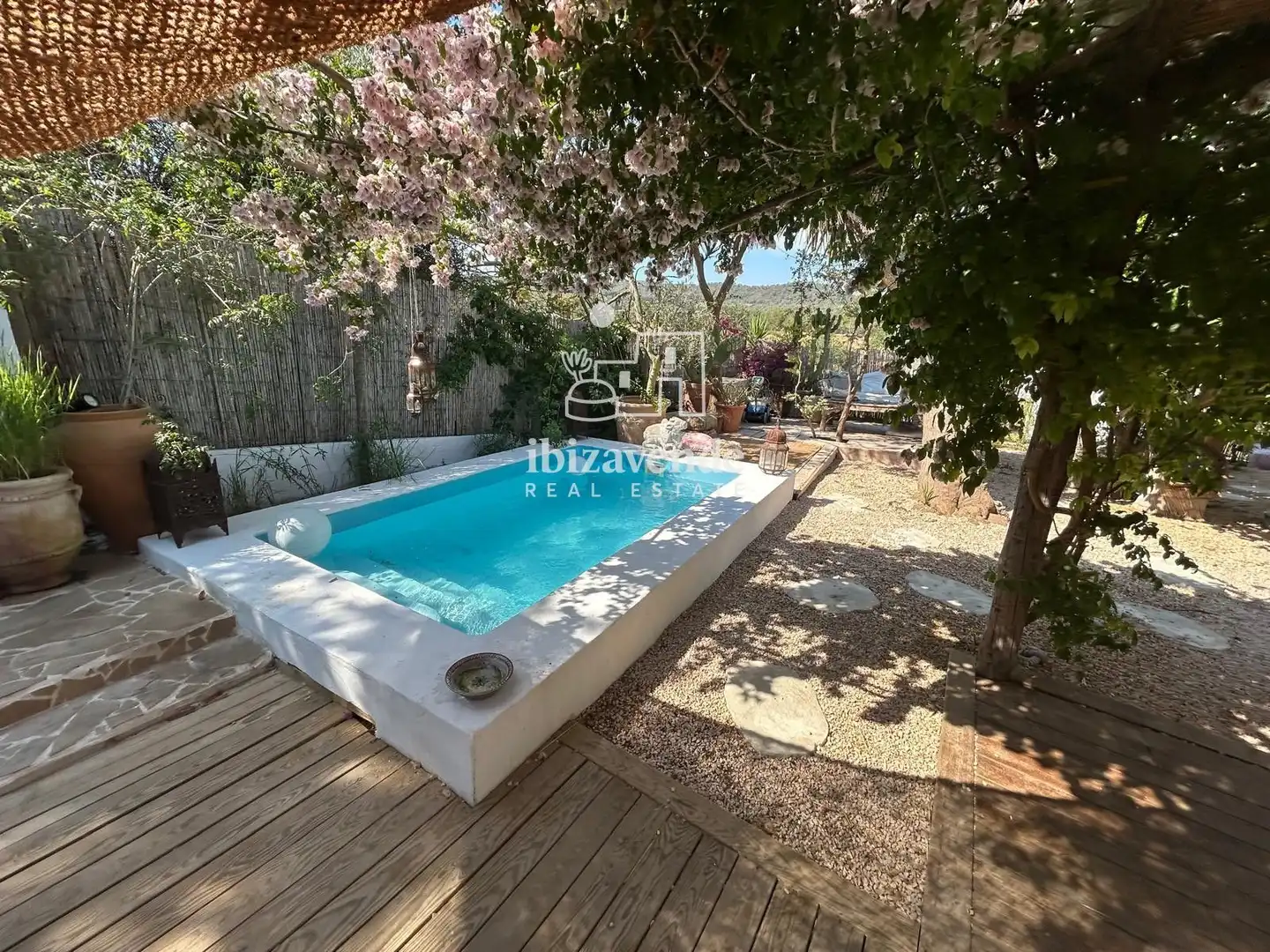 Vista exterior de Casa o xalet en venda en Eivissa amb Aire condicionat, Jardí privat i Terrassa