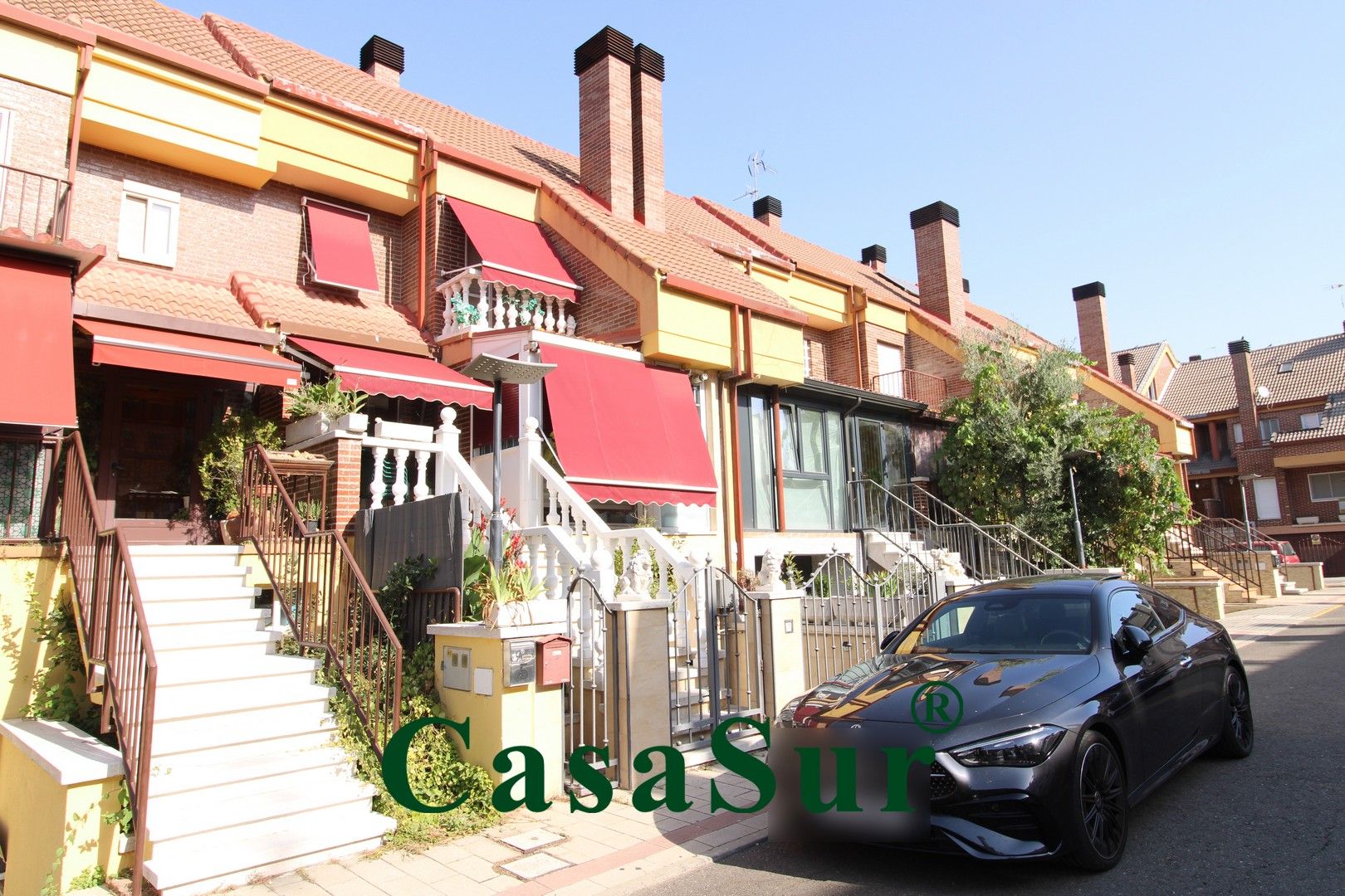 Vista exterior de Casa o xalet en venda en Cistérniga amb Calefacció, Jardí privat i Parquet