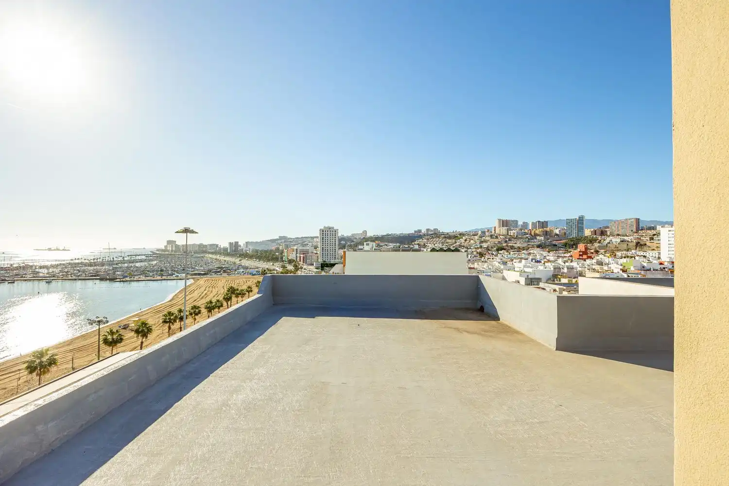 Terrasse von Dachboden zum Verkauf in Las Palmas de Gran Canaria mit Klimaanlage, Terrasse und Möbliert