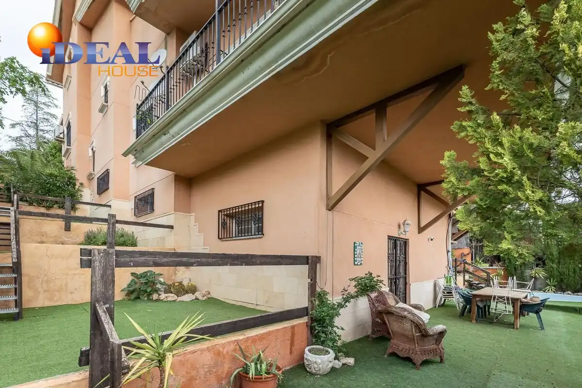 Detached house with terrace for sale in Calle Calle Sauce, imagen 4