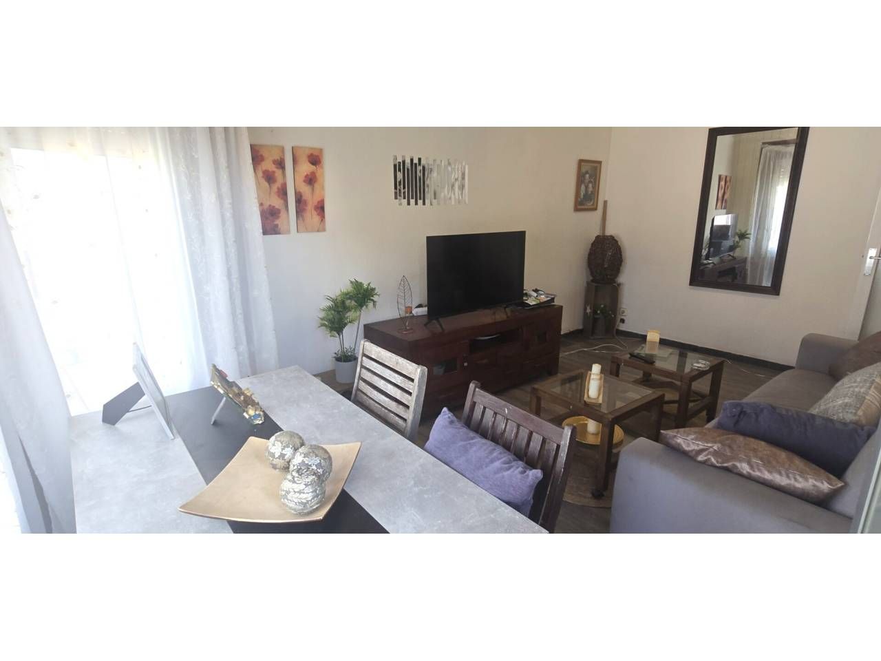 Sala d'estar de Pis en venda en Terrassa amb Terrassa i Balcó