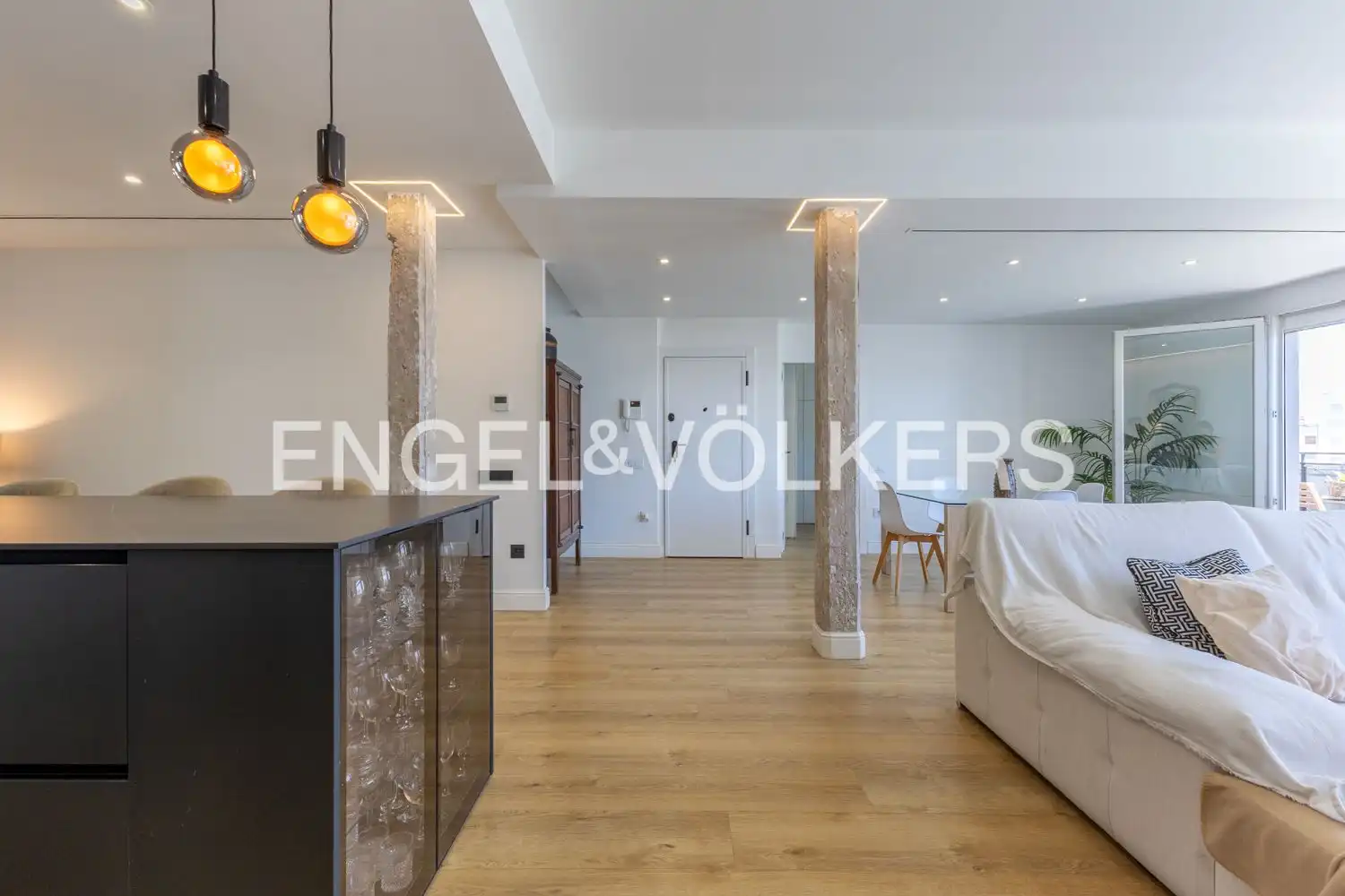 Exterior view of Flat for sale in Valencia  with Air Conditioner, Heating and Balcony