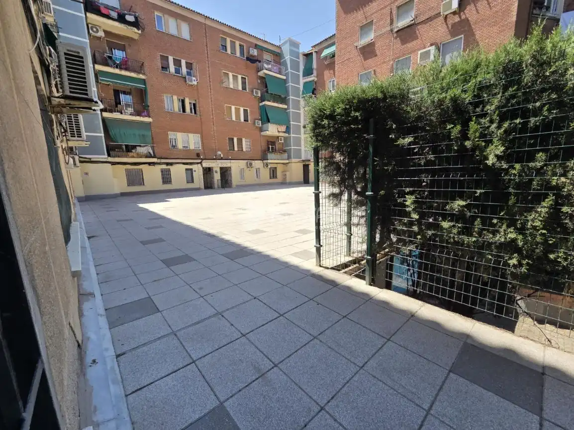 Vista exterior de Piso en venta en Madrid