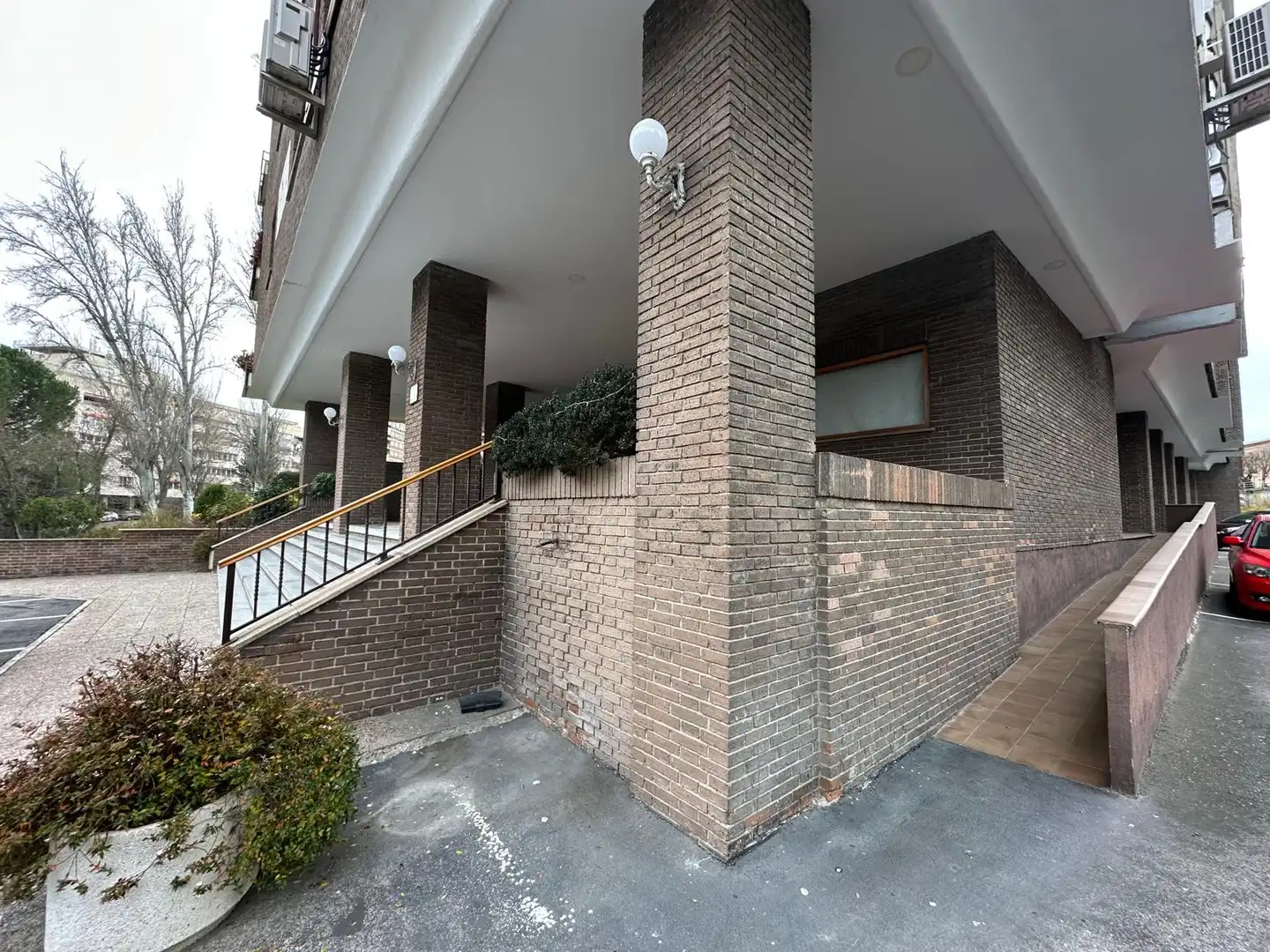 Exterior view of Flat for sale in Madrid  with Parquet flooring, Terrace and Storage room