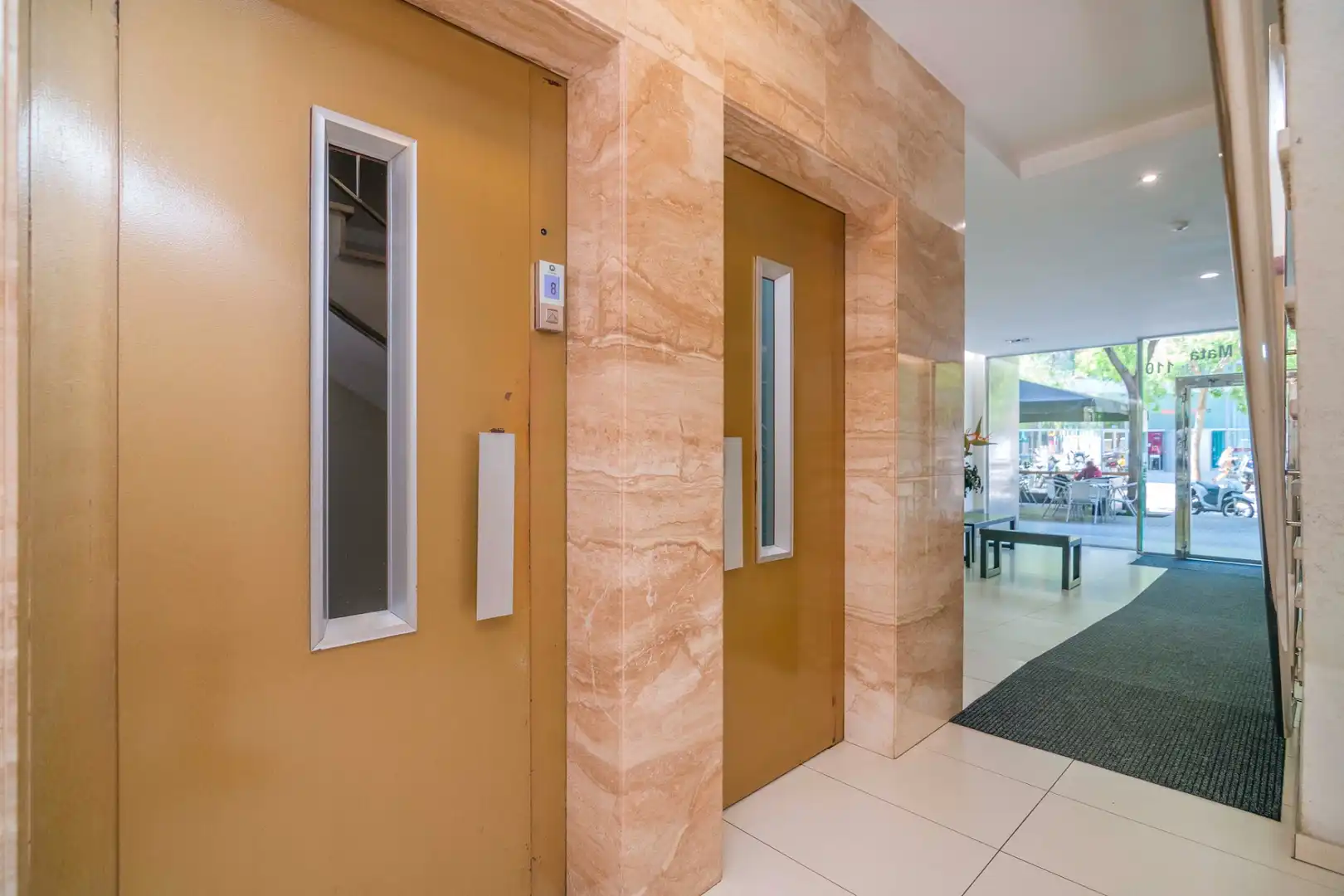 Piso en venta en Barcelona con Aire acondicionado, Calefacción y Balcón