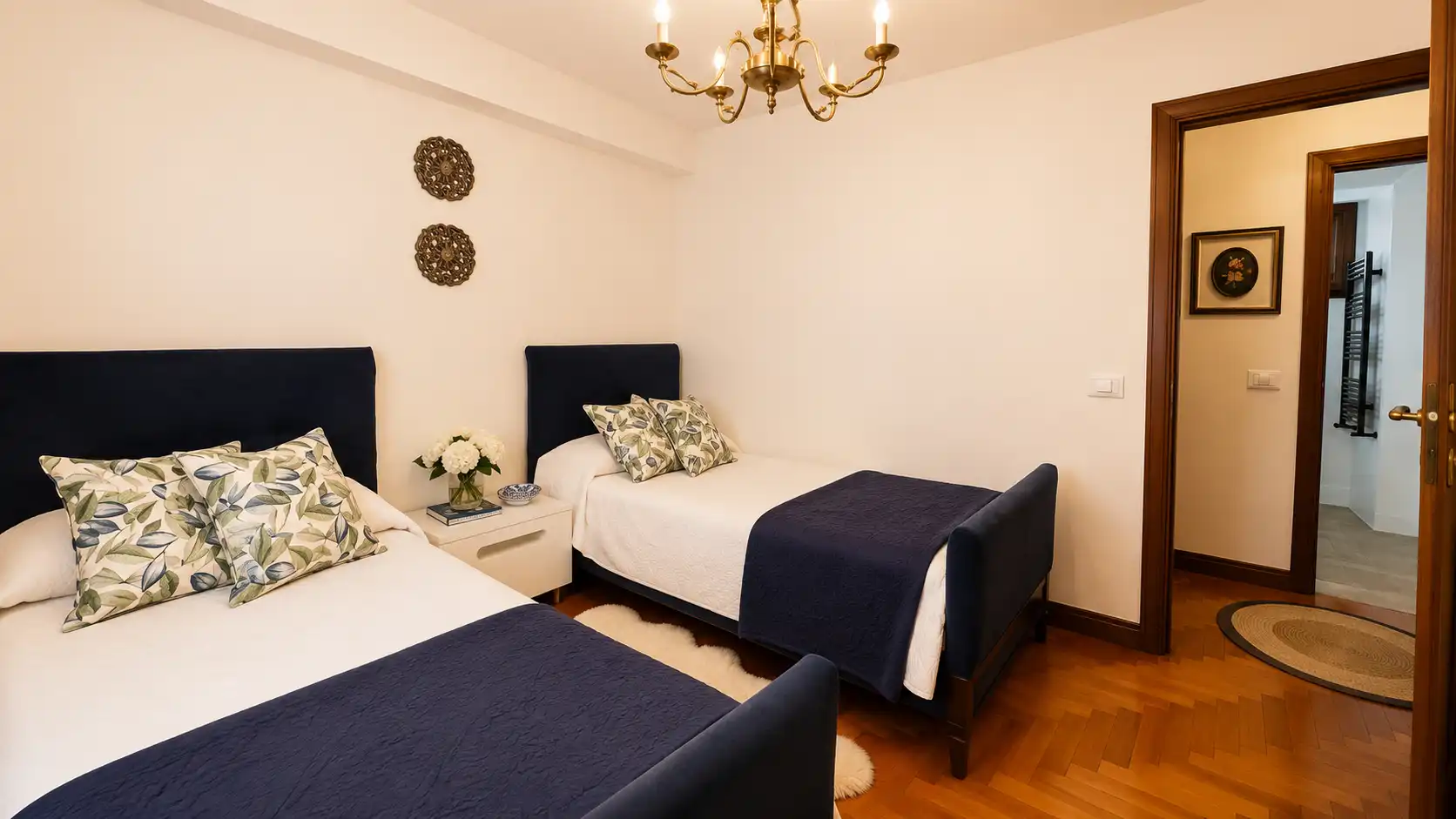 Bedroom of Flat for sale in Vigo   with Heating, Furnished and Oven