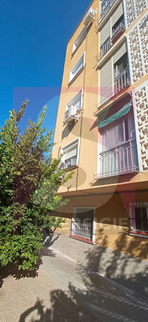 Vista exterior de Piso en venta en Badajoz Capital con Aire acondicionado, Amueblado y Horno