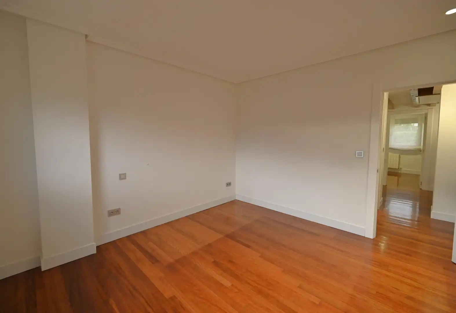 Casa adosada en venta en Loiu con Aire acondicionado, Calefacción y Jardín privado