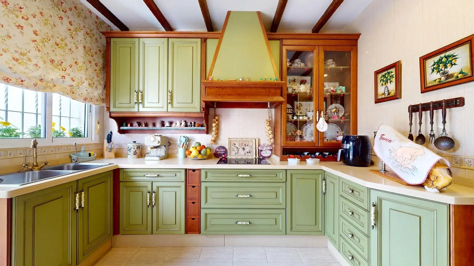 Kitchen of Houses for sale in Córdoba  with Air Conditioner, Private garden and Terrace