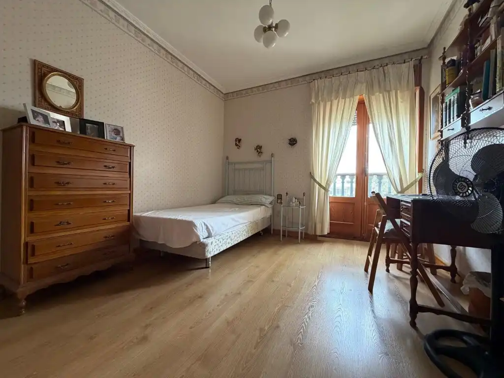 Schlafzimmer von Dachboden zum Verkauf in Segorbe