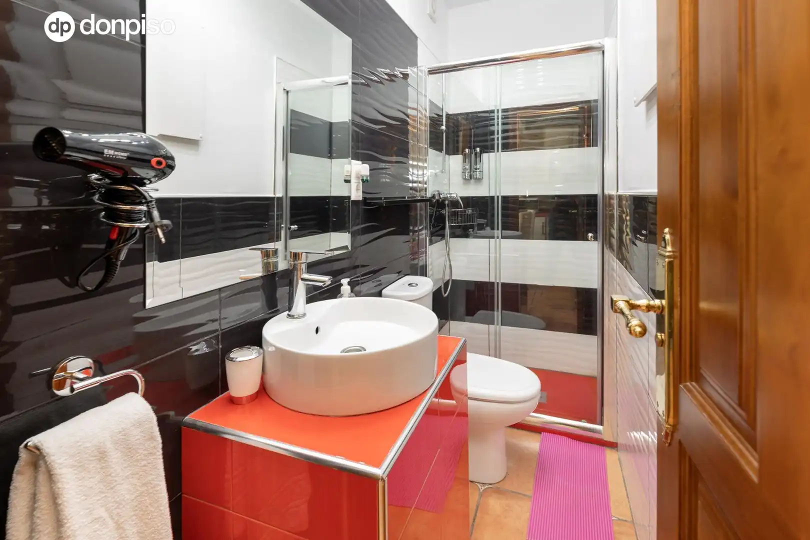 Baño de Casa o chalet en venta en Granada con Jardín privado, Terraza y Piscina