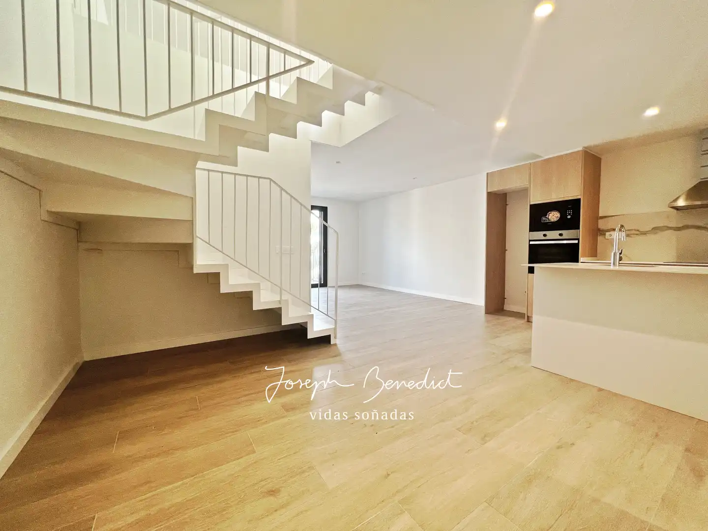 Attic for rent in Centre