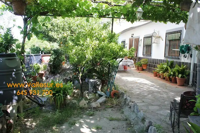 Country house for sale in Lecrín