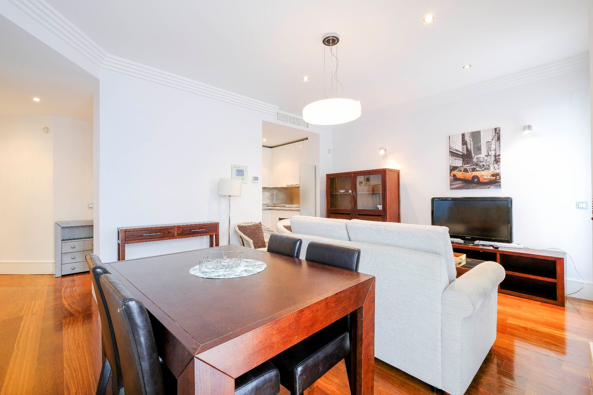 Comedor de Piso de alquiler en  Madrid Capital con Aire acondicionado, Calefacción y Amueblado