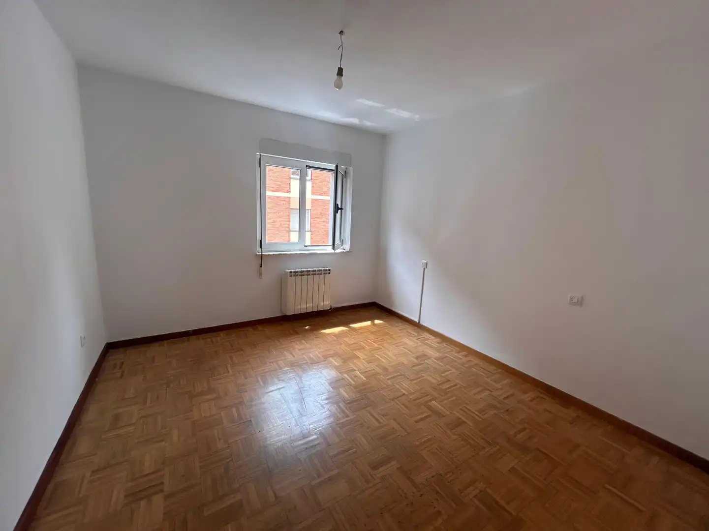 Flat for rent in Gijón - CL DANIEL CERRA, La Calzada