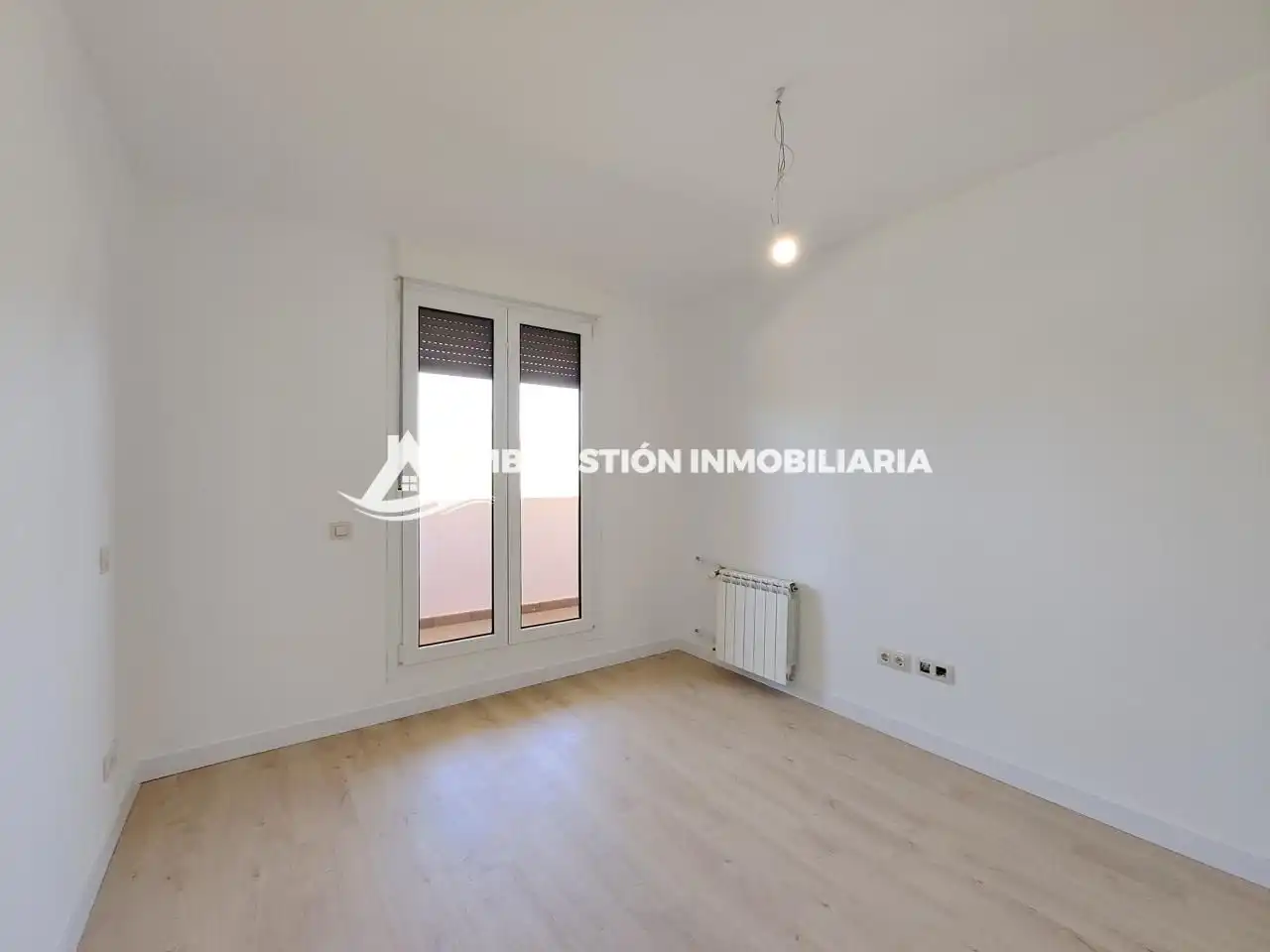 Habitación de Casa adosada en venta en Fuenlabrada con Aire acondicionado, Calefacción y Jardín privado