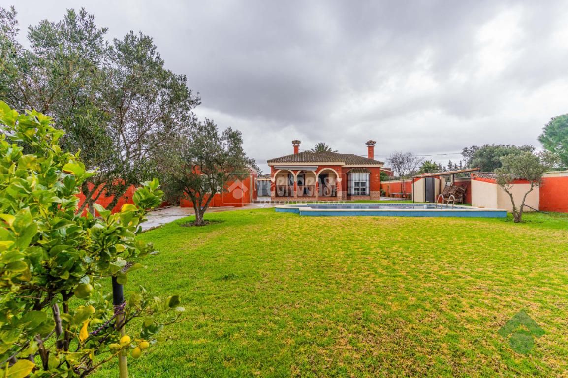 Garden of Country house for sale in Jerez de la Frontera  with Air Conditioner